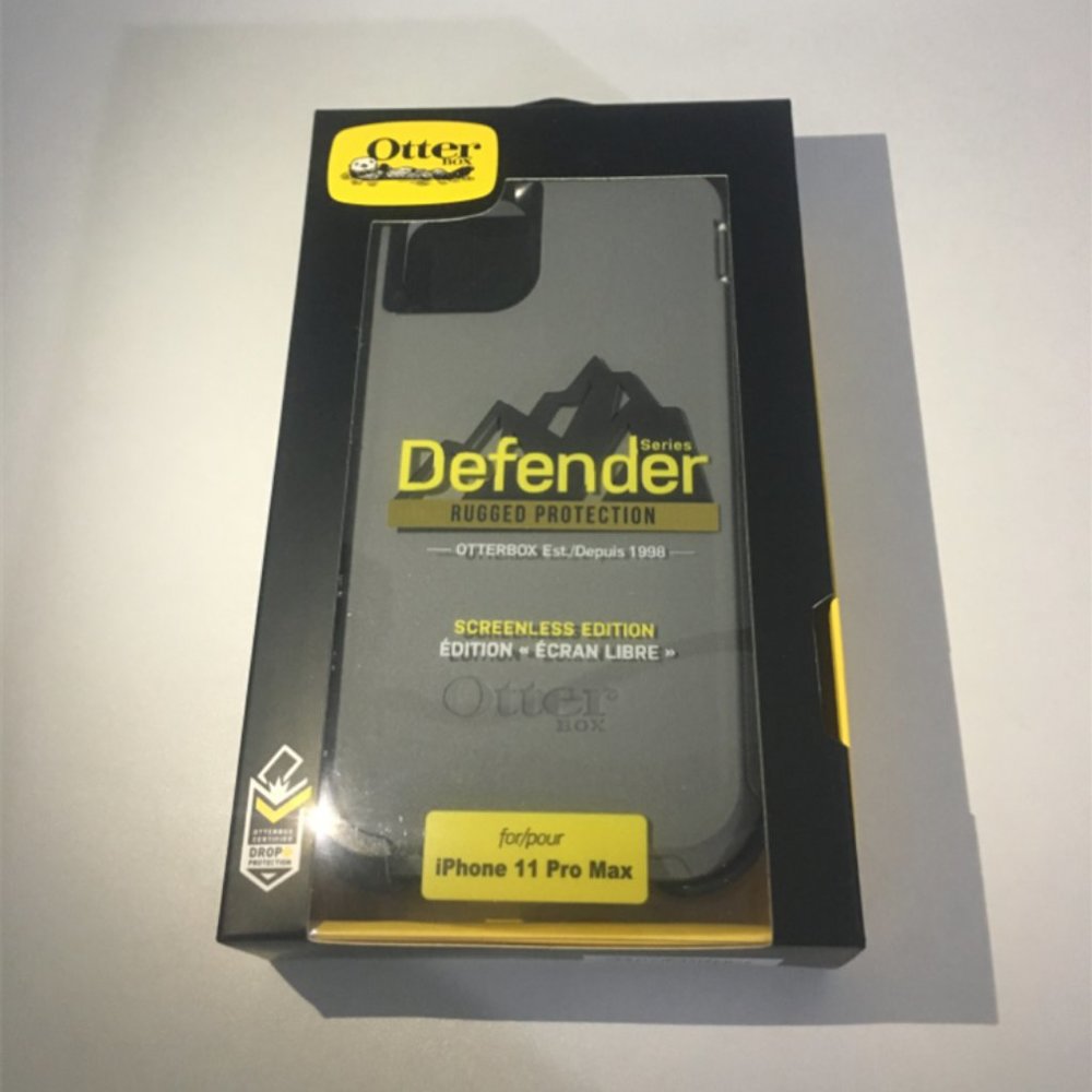 OTTERBOX Defender Case w/ Holster Black For iPhone 11Pro Max Gray